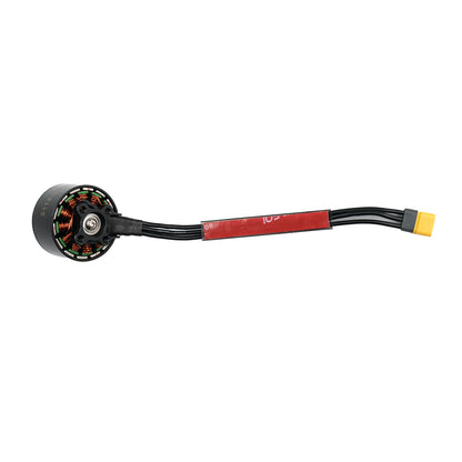 Variklis „Pilotix 3115 900KV“ su plastikiniais vamzdžiais ir kištuku