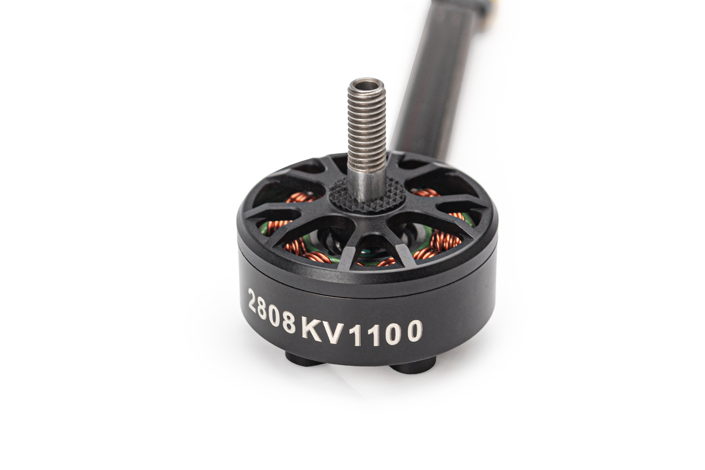 Variklis „Pilotix 2808 1100KV“ su plastikiniais vamzdžiais ir kištuku
