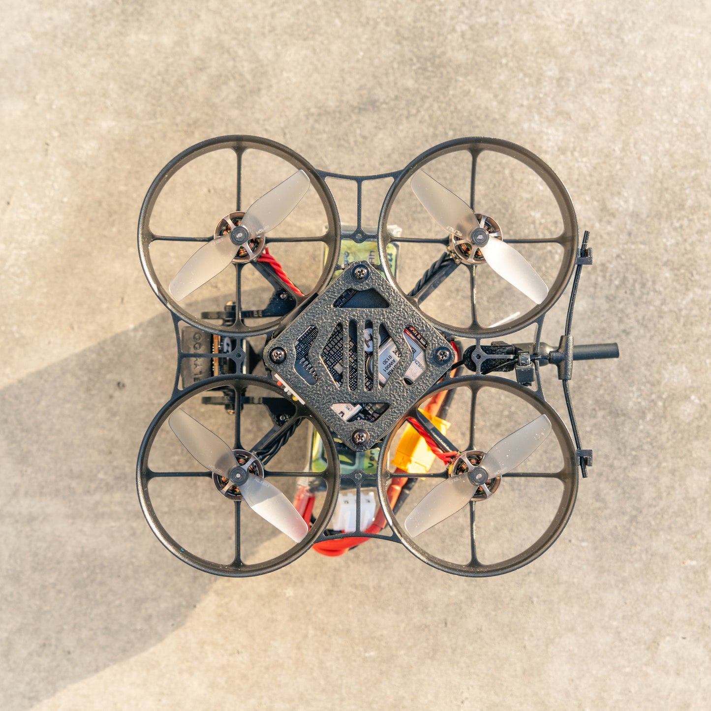 FPV dronas „NewBeeDrone AcroBee75 HD O4 Pusher BNF ELRS 2.4G“ 